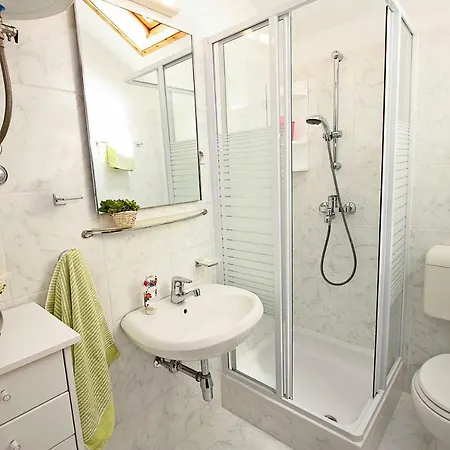 Center Apartment *